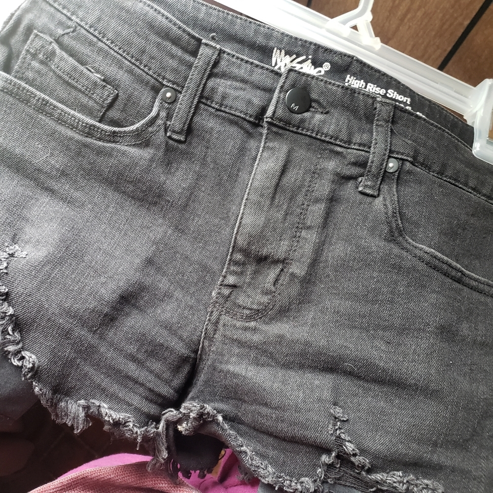 Black jean short size 4